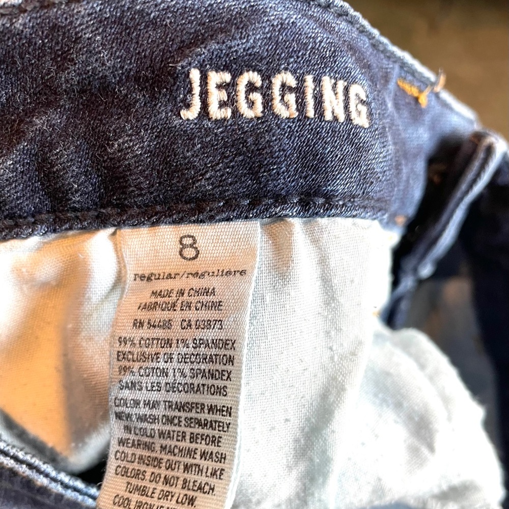 American Eagle woman’s denim jegging - size 8 -smoke free house -great condition - Picture 4 of 5